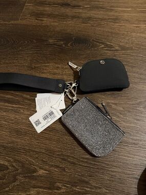 Dual pouch wristlet glitter